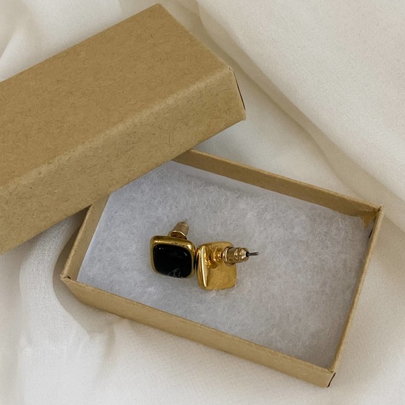 VTG Black Gold Square Stud Earrings - Picture 4 of 6